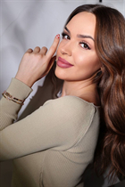 florida bride bogdana with Light Brown hair age 23 photo-5