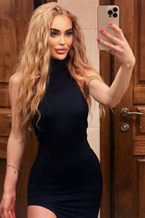 Girl in Ukraine viktoriia from dnipro with Blonde hair age 28