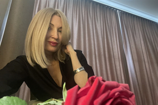 Dating a ukrainian woman nadezhda from kiev with Blonde hair age 56 photo-18