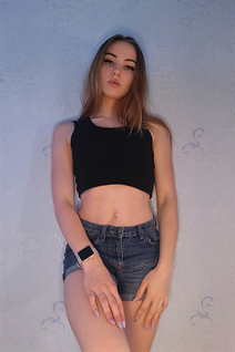 Superbe femme ukrainienne diana de sloviansk aux cheveux Chatain clairs, age 24