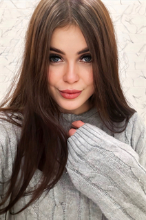 Hermosa mujer ucraniana soltera alevtina de kiev con pelo Marrón oscuro y edad 21