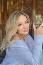 Dating moldovan woman iulia from chisinau with Blonde hair age 31 photo-9