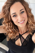 Dating a ukrainian woman olena from kiev with Blonde hair age 40 photo-7