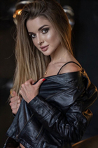 Hermosa mujer ucraniana alina de kiev con pelo Marrón claro y edad 33 photo-6