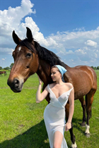 Beautiful Ukrainian woman polina from kyiv with Light Brown hair age 33 photo-9