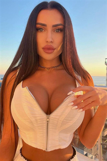 Ukrainian woman for dating alex from kiev with Black hair age 30