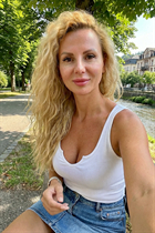 Dating a german woman olena from baden-baden with Blonde hair 44 years old photo-6
