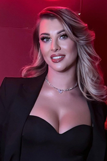 Dame d'Ukraine alyona de kiev avec Blond cheveux, âge 36