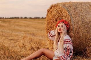 Wife from Ukraine olga from kharkov with Blonde hair age 36 photo-25