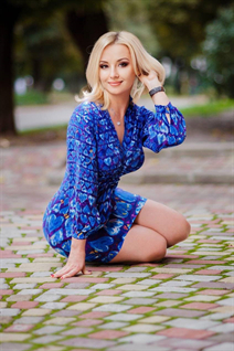 Jolie fille natalia de zurich avec Blond cheveux, âge 51