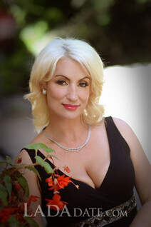 Russian girl online natalia from chuguev with Blonde hair age 44
