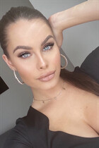 Novia de warsaw gabriella con pelo Marrón oscuro y edad 28 photo-12