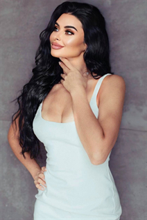 Beautiful ukrainian woman irma from sumy with Dark Brown hair age 35