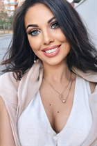 Belle femme roumaine kateryna de constanza avec Brunette cheveux 36 ans photo-1