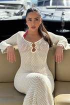 Girl from new york era with Dark Brown hair age 22 photo-4