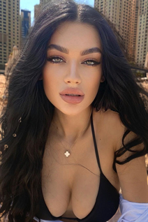 Jolie femme ukrainienne irina de kiev avec Brunette cheveux, âge 27