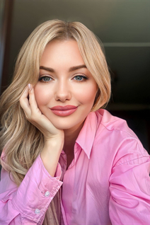 Dating a ukrainian girl yana from kiev with Blonde hair age 40