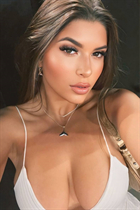 Dating a brazilian woman isabela from sao paulo with Light Brown hair 21 years old