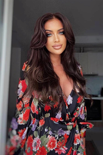 Romanian girl andra from baia mare with Light Brown hair 34 years old