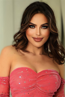 Dating a ukrainian girl alesya from kiev with Auburn hair age 36