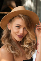 Mariée ukrainienne célibataire irina de kiev avec Chatain clairs cheveux, âge 31 photo-5