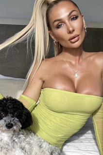 Femme parfaite nicusia de los angeles avec Blond cheveux, âge 30