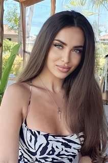 Perfect woman christina from bangkok with Light Brown hair age 36