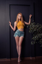 Dama de Ucrania yuliya de nikolaev con pelo Marrón claro y edad 33 photo-9