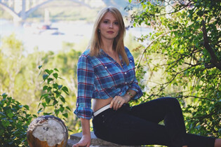 Beautiful woman of Ukraine anna from zaporozhye with Light Brown hair age 33 photo-8