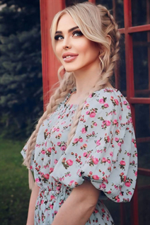 Wife from Ukraine julia from kiev with Blonde hair age 35
