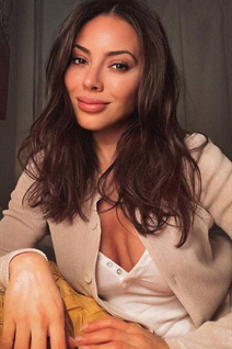 Argentinian woman elen from buenos aires with Light Brown hair 37 years old