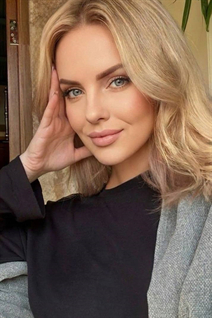 Pretty girl irina from ottawa with Blonde hair age 39