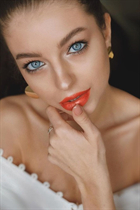 Stunning Russian woman anna from saint-petersburg with Dark Brown hair age 28 photo-3