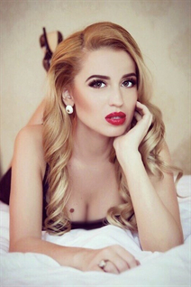 Ukrainian single woman victoria from kharkov with Blonde hair age 41