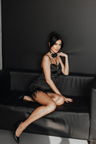 Hermosa mujer ucraniana victoria de khmelnitsky con pelo Marrón oscuro y edad 23 photo-11