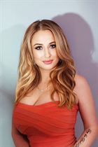 Esposa ucraniana nataliya de lyubotin con pelo Marrón oscuro y edad 39 photo-1