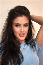 Dating a german girl alexandra from hamburg with Black hair 38 years old photo-6