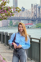 Mujer perfecta meruyert de new york con pelo Rojo y edad 33 photo-23