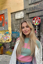 Mariée de naples mia avec Blond cheveux, âge 42 photo-8