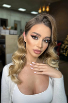 Czech woman caroline from prague with Dark Brown hair 25 years old photo-7