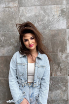 Single Ukrainian lady snezhana from lutsk with Black hair age 34 photo-9