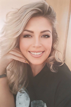 Hermosa chica ucraniana nataliya de ukrainka con pelo Rubio y edad 46