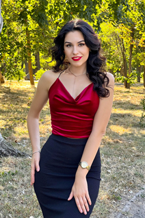Superbe mariée ukrainienne irina de nikolaev avec Noirs cheveux, âge 32