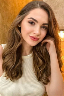 Gorgeous Ukrainian bride yulia from lviv with Light Brown hair age 25