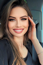 Dating a romanian woman maria-teodora from bucharest with Dark Brown hair 23 years old photo-3