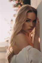 Girl from barcelona vladislava with Blonde hair age 39 photo-14