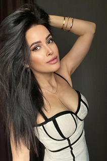 Single Ukrainian bride natalia from kherson with Dark Brown hair age 44