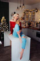Ukrainian wife from hamburg irina with Blonde hair age 42 photo-11