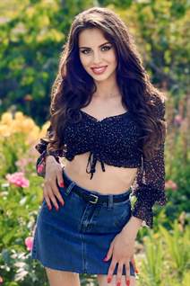 Meet Ukrainian girl tatiana from kiev with Dark Brown hair age 24