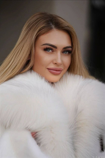 German bride lilia from munich with Blonde hair 41 years old